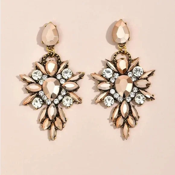 💖NEW! Rhinestone Drop Earrings - Picture 2 of 6